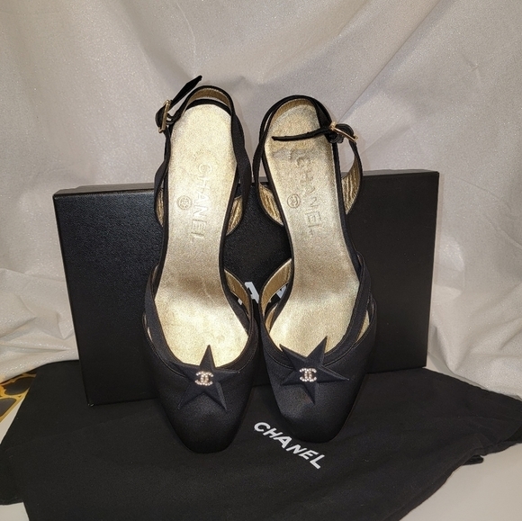 CHANEL Rare Black "Star" Sample Shoes - Picture 9 of 9